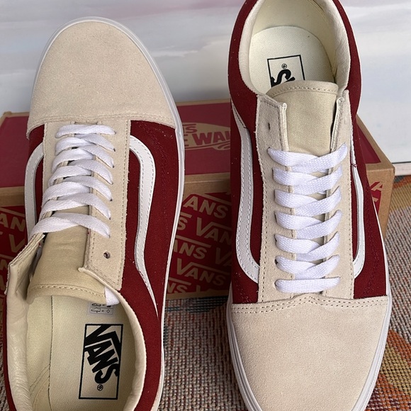 Vans Men’s Old Skool
Canvas/Suede Fired Brick
VN0007NTZHG
Sneakers - Picture 12 of 16